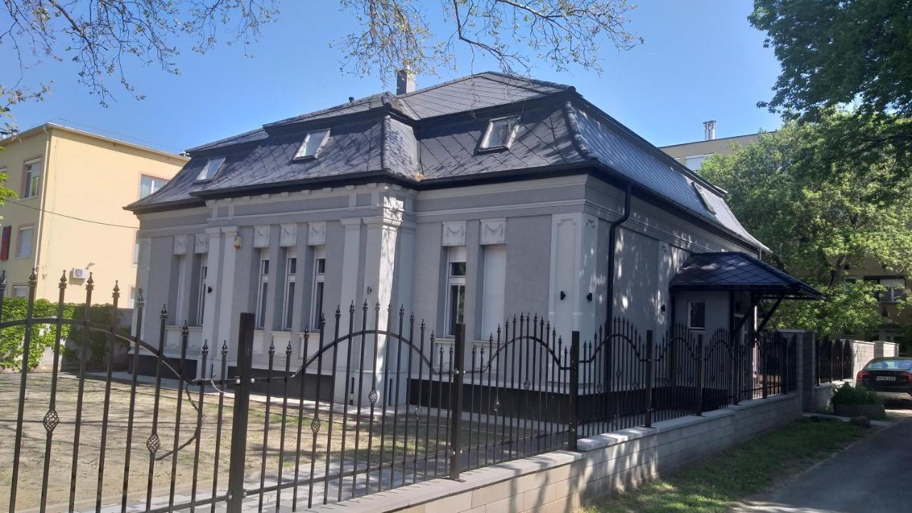 Karpatia Vendeghaz 1201 Budapesta Exterior foto